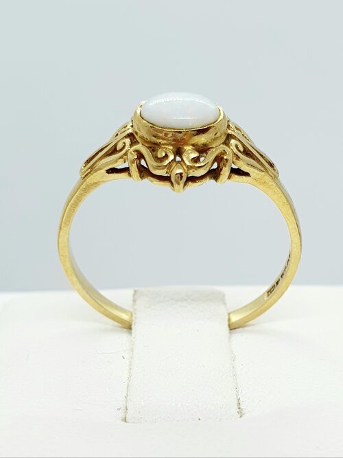 9ct Yellow Gold Vintage Opal Ring