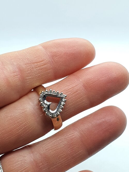 Pre Owned Ladies 9ct Yellow Gold Diamond Heart Ring