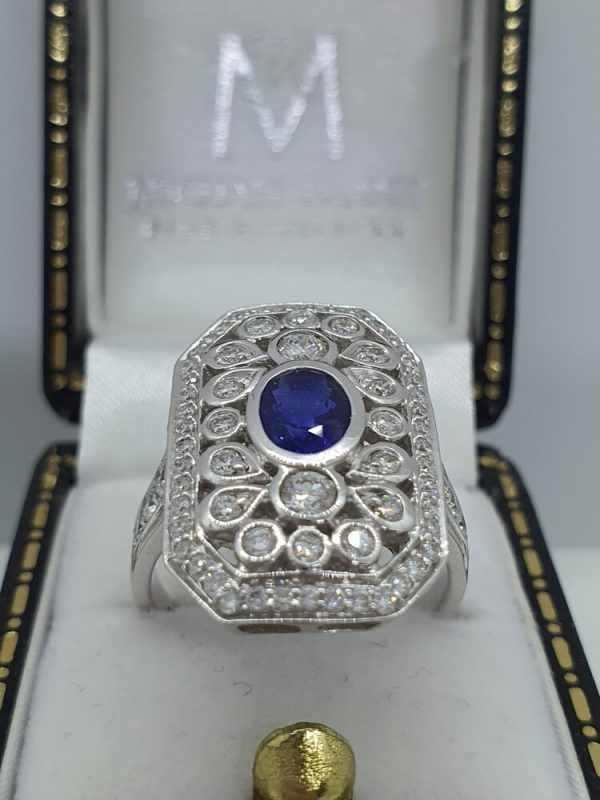 18ct White Gold Diamond & Sapphire Ring