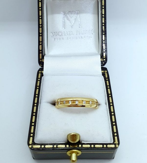 Pre Owned Ladies 18ct Yellow Gold Diamond Set Wedding Ring